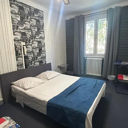 Au Royal 2*